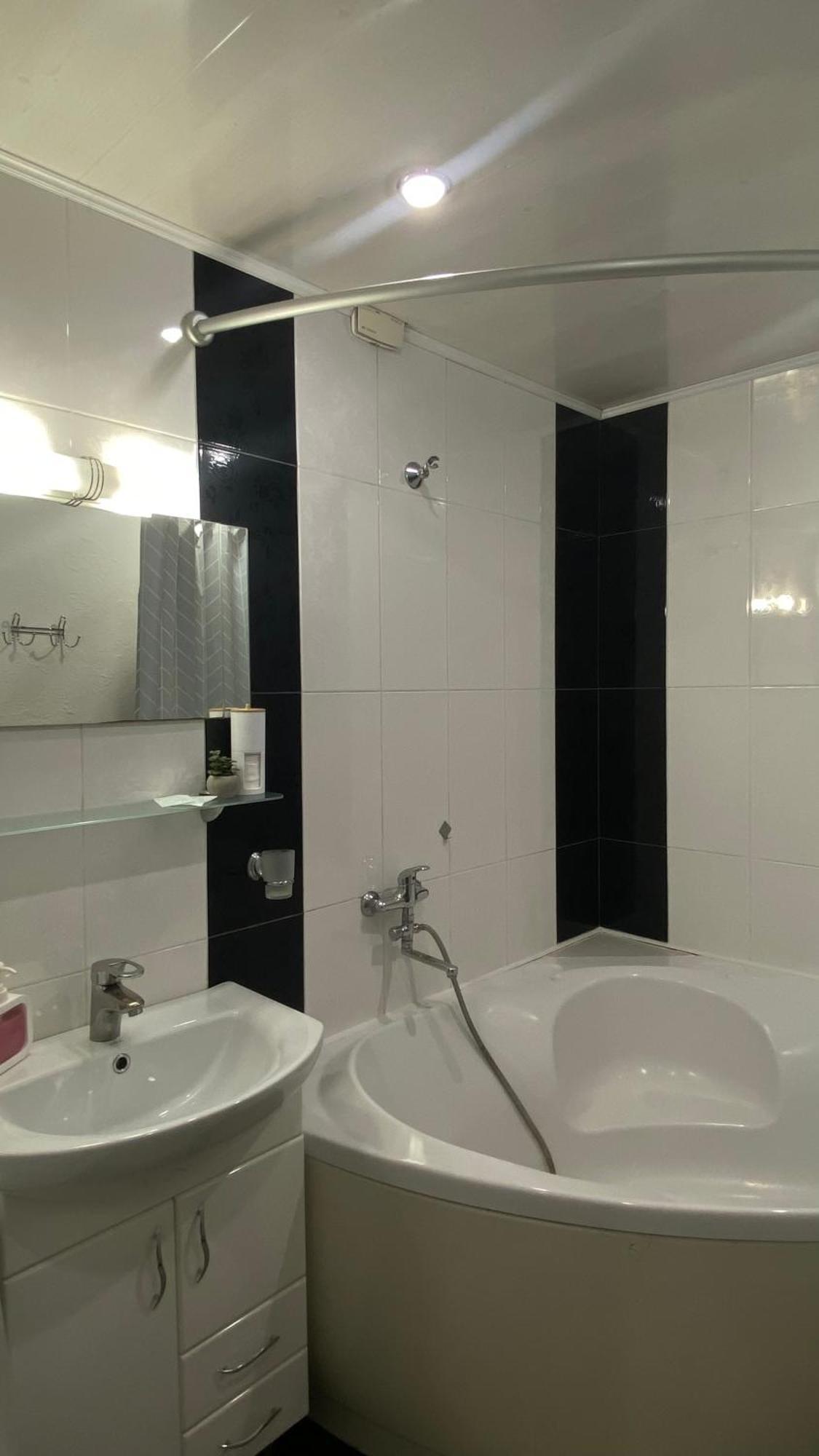Apartment In The Center Cherkasy Exterior foto
